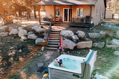 Image de Sunflower Cabin- Mountian Views- Hot tub