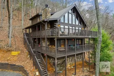 Image de Spectacular New Big Canoe Rental! \nWhiskey Mountain Escape