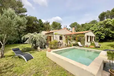 Image de Grande Maison de Caractère en Plein Coeur de la Provence