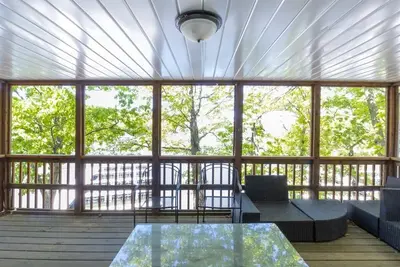 Image de Sleeps 16 Stay & Play at Backwater Jacks! Private!