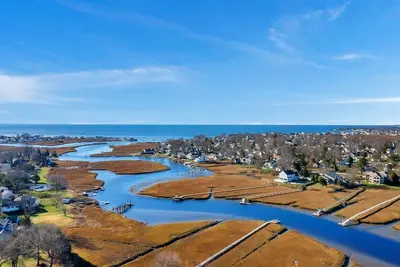 Image de Old Saybrook family gem very close to local beaches!
