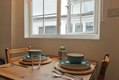 Image de Hideaway Cozy Studio Space