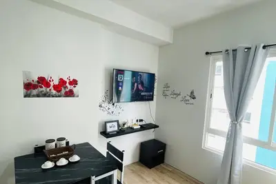Image de Modern Studio Near Airport – Perfect for Urban Living! ”