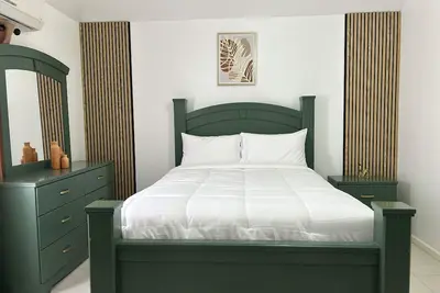 Image de Enzo’s Suite Escape - 5 Mins from Bob Marley Museum