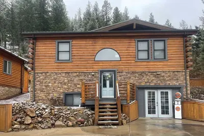 Image de Modern Rustic Retreat In The Mountains! Perfect Outdoor Space With Hot Tub.