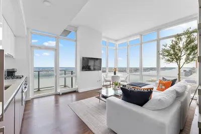 Image de Breathtaking Skyline Views! Corner Luxury 2br/2ba near Times Sq + Video Tour