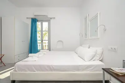 Image de Endearing Naxos Apartment | Quadruple Studio | Private Balcony | City Center | Saint George
