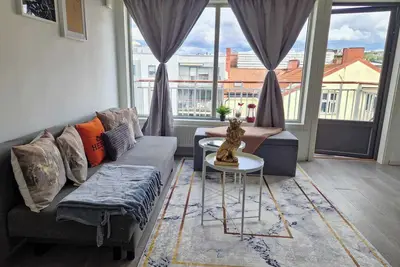Large Central Apartment in Gated Community - 3 Bedrooms - Up to 7 Guests