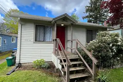 Image de Cozy North Seattle Bungalow Fenced yard, Near I-5 & Light Rail Downtown Mtr&Ltr