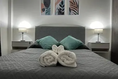 Image de Comodidad y Lujo! Con Desayuno Incluido! G&A Rent