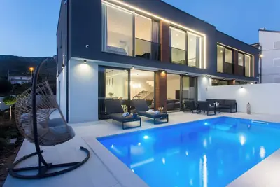 Image de Luxury Villa, Heated pool, Seaview, 90m to Beach, Bbq