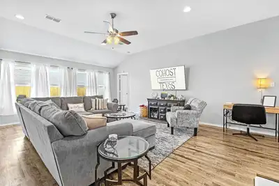 Image de Weekday Fall Deals ~ Near Dyess ~Pets Ok~ Sleeps 8 ~ 5 Stars ~ Spacious ~ Clean