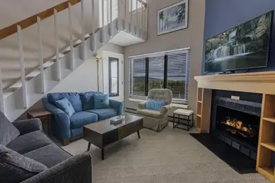 Image de Sc 5313: Appealing 2br with loft & private balcony. Perfect for summer w/pool!