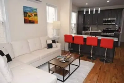 Image de Modern Urban Oasis 10 min to Ewr airport. 25 min to Nyc 15 min to Njpac