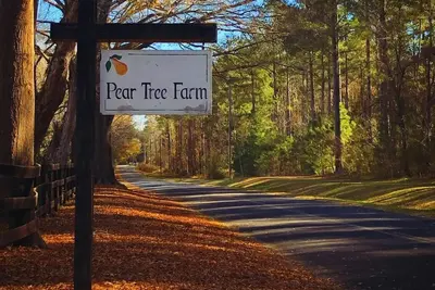 Image de Pear Tree Farm. Peaceful, Country living at its best. 12 stables. Pet Friendly