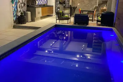 Image de Casa de Luxo, com Piscina na Penha, Zl. Aceita day use até 30 Pessoas