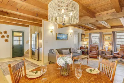 Image de Mars Hill Log Cabin w\/ Fire Pit & Resort Amenities