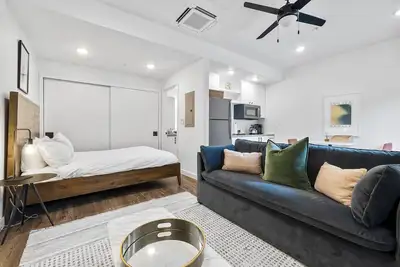 Image de Cozy Dt Atx Studio | Close to Rainey St | Patio