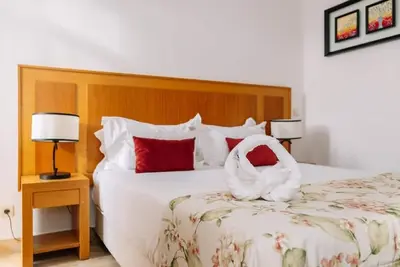Image de Kitchenette Flats in a Coastal Getaway by Praia da Oura! Enjoy Free Parking