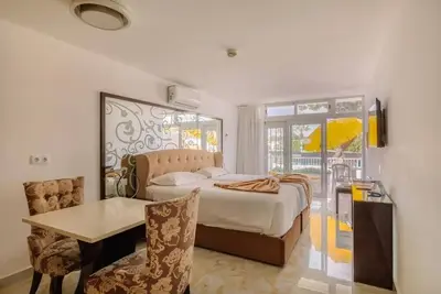 Image de Coastal Getaway! Pvt Terrace Room w/ Serene Spa Retreat | 3 Units