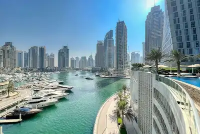 Image de 2br Marina Apartment | Pool, Gym, Near Beach, Dining & Shops