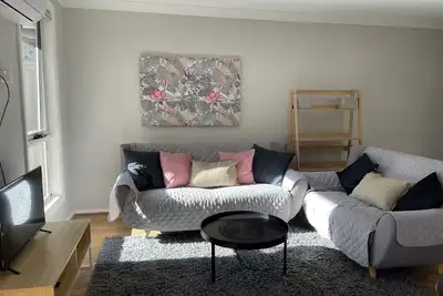 Image de Mery's Place. Beautiful 2 bedroom Cottage 3min walk 2 Mortdale train station