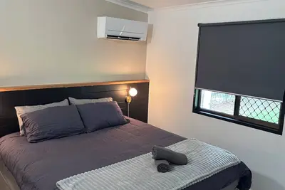 Image de Family retreat in Ningi. Pet Friendly!