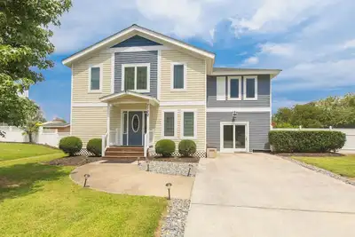 Image de Sandbridge Canalside, Dog Friendly, Pool, Hot Tub 6 Br