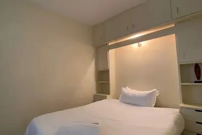 Image de Offers urban convenience, situated in the heart of a vibrant metropolis.