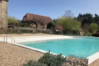 Image de Grange Aménagée- Corps de Ferme à la Campagne