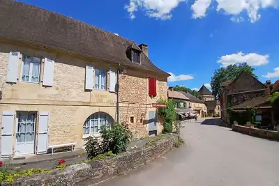 Image de Maison Ancienne De Famille Au CŒUR D'Un Village Du PÉRIGORD Noir