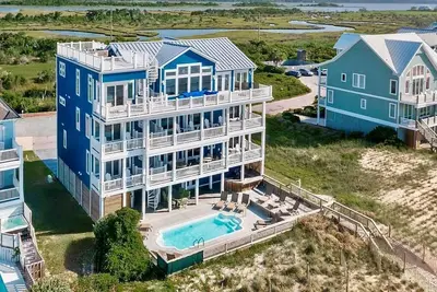 Image de Blue Haven | 10 Bedroom | Oceanfront | Pool | Hot Tub | N. Topsail Beach