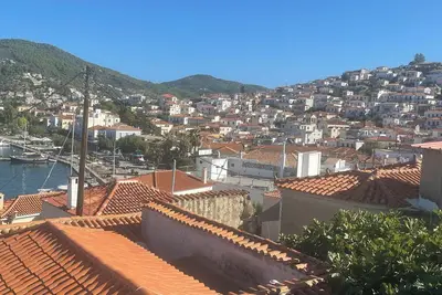 Image de The Captains Residence. Poros. Presented by Lazy Daze