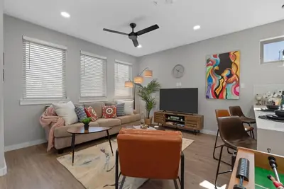Image de A la mode 2BDTownhouse: 7St Walkable & UltraCool!