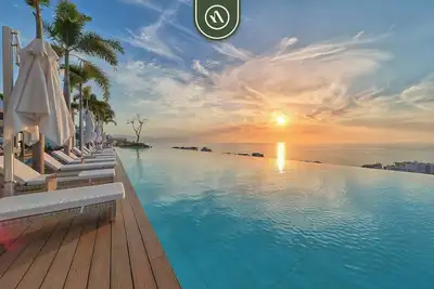 Image de Condo with Balcony - Rooftop Pool with Ocean View