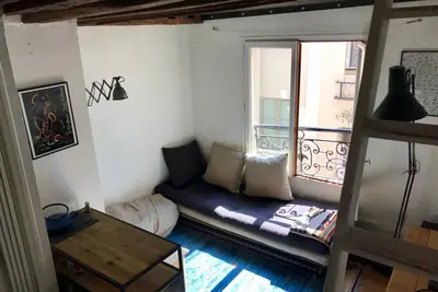 Image de Charmant Studio Avec Mezzanine Entre le Louvre et le Marais