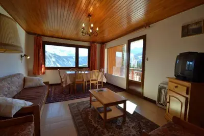 Image de À 50m des pistes de ski, 2ème étage, vue vallée, balcon, parking, télévision, 54m², Courchevel