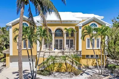 Image de Pura Vida: Spectacular 5Bedroom w\/Pool Near Beach