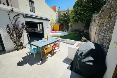 Image de Unique : Villa au Coeur du Vieil Antibes Avec Piscine!