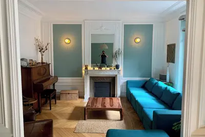 Image de Haussmann family haven between Park Buttes Chaumont & Canal Ourcq / Paris Plage