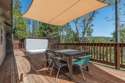 Image de Best Lil Cabin- Hot Tub, Blue Lake Springs