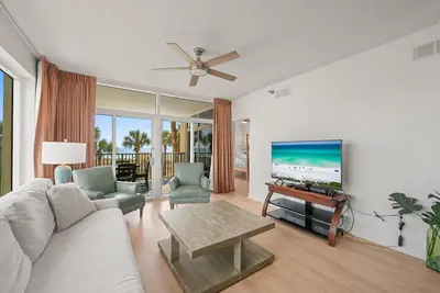 Image de Newly Remodeled Jade East Condo! 3-Bed, Pool & Private Beach Spring & Summer!