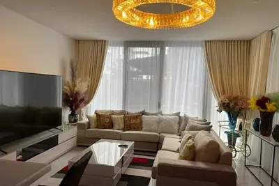 Image de Stay in a new luxury apartment.