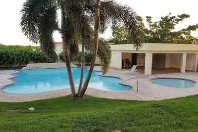Image de Family Stay w/ Pool, Balcony & Near Combate Beach