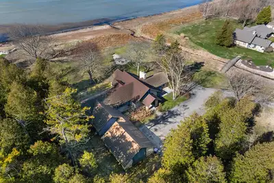 Image de Waterfront Haven with private beach on Lake Michigan