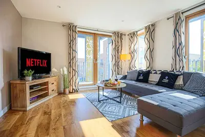 Image de City Centre Apartment • Wrap-Around Balcony • Secure Parking • SkyTV • WiFi