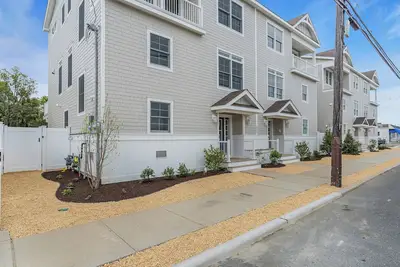 Image de Welcome to Seaside Park New Construction Beach Townhomes- brand new furnishings!