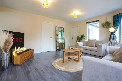 Image de Large 5-Bed Bungalow - Sleeps 10 - Free Parking