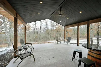 Image de Newly built one level 3 bed\/2 bath with acres of wooded privacy. Pets Welcome!