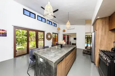 Home In Hacienda Iguana, walk to the beach